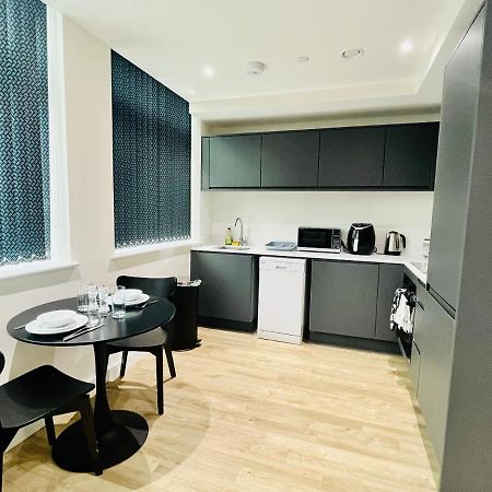 Fully Equipped One Bedroom Apartment Near Old Trafford Stadium! Манчестер Экстерьер фото