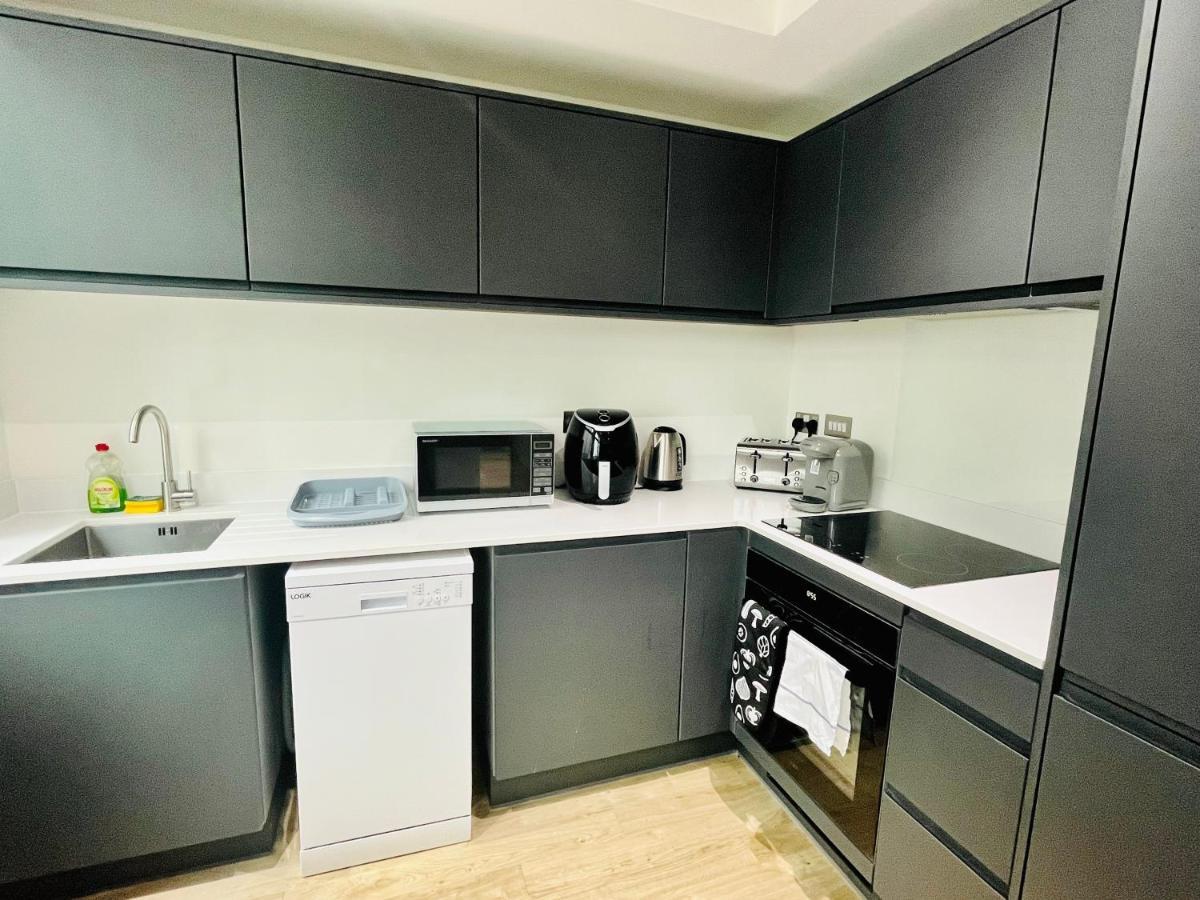 Fully Equipped One Bedroom Apartment Near Old Trafford Stadium! Манчестер Экстерьер фото