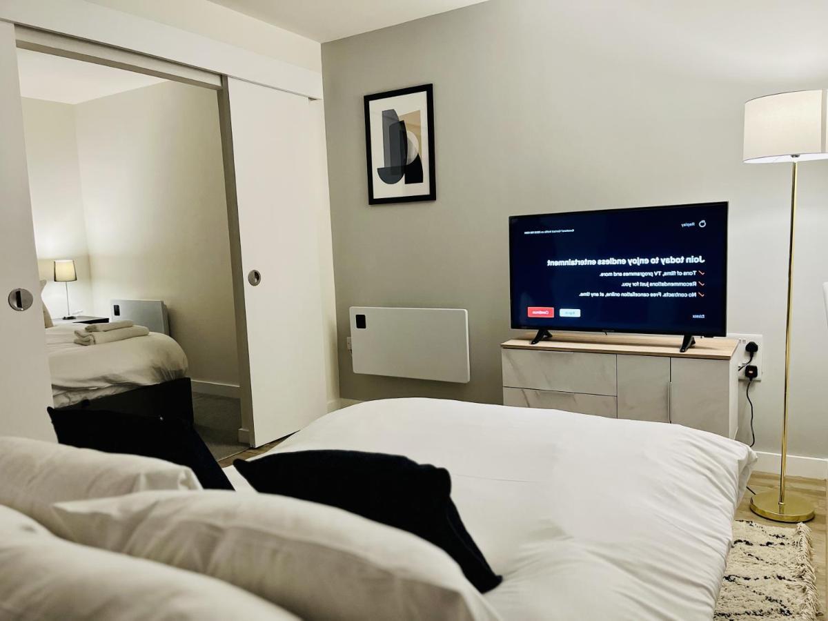 Fully Equipped One Bedroom Apartment Near Old Trafford Stadium! Манчестер Экстерьер фото
